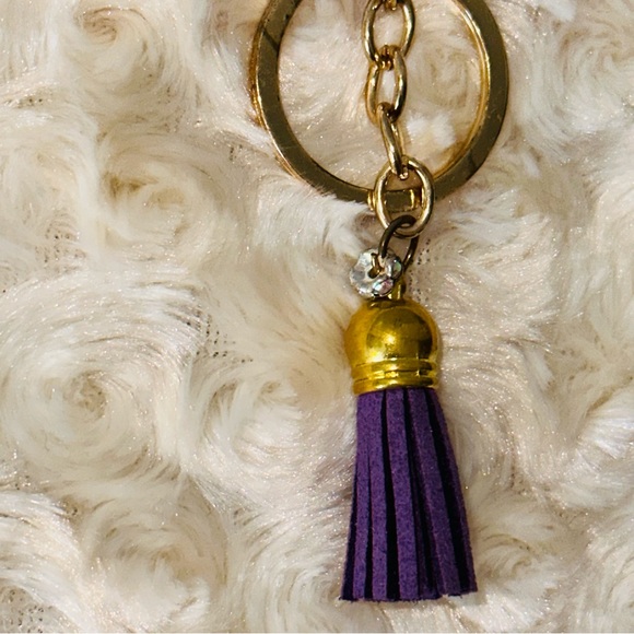 SALE🔥4/$25 Gold-tone Purple Tassel Keychain with Rhinestone Accent NWOT - Picture 6 of 6